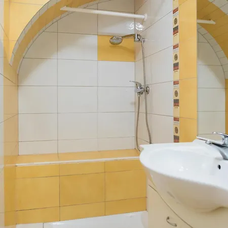 Atrium Haven Next To Tivoli Park *