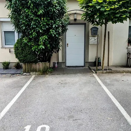 Atrium Haven Next To Tivoli Park Appartamento Lubiana